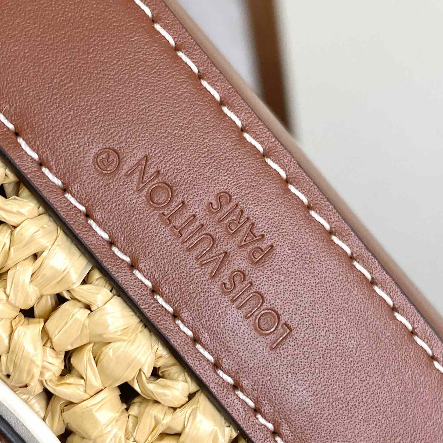 Louis Vuitton Noé BB  M24722 - DopestKickz