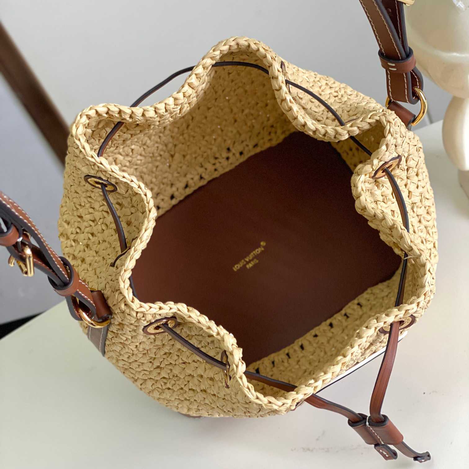 Louis Vuitton Noé BB  M24722 - DopestKickz