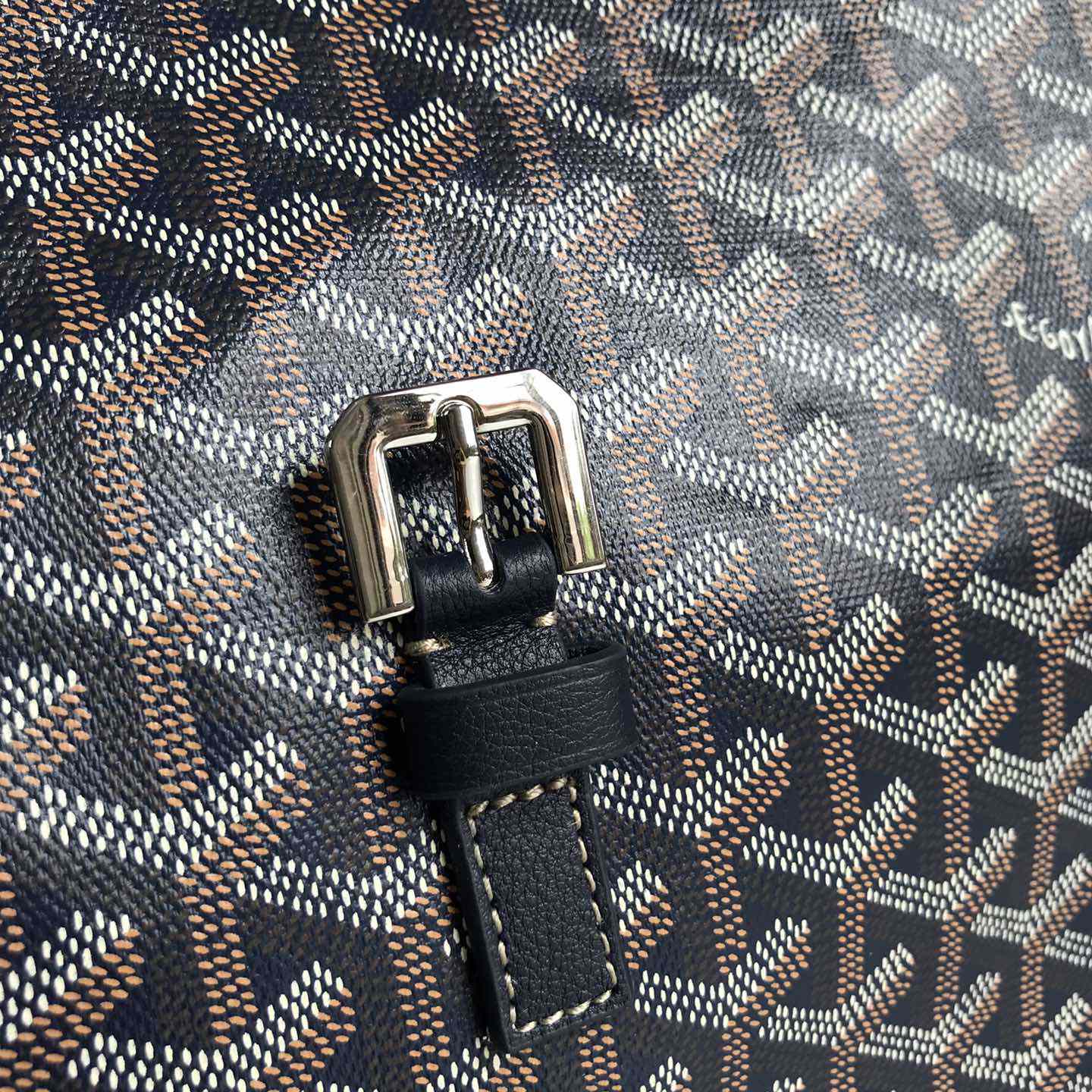 Goyard Messenger Bag - DopestKickz