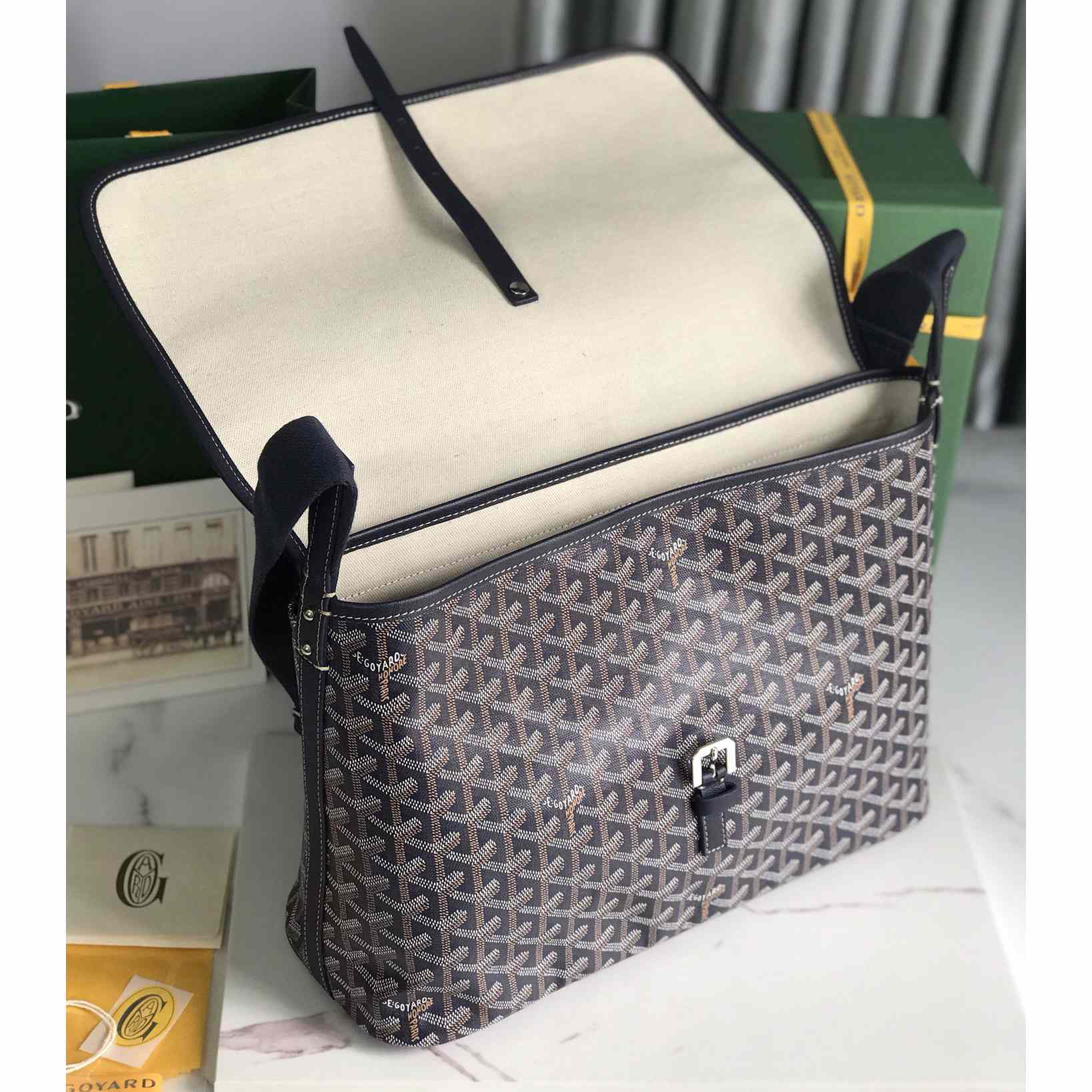 Goyard Messenger Bag - DopestKickz