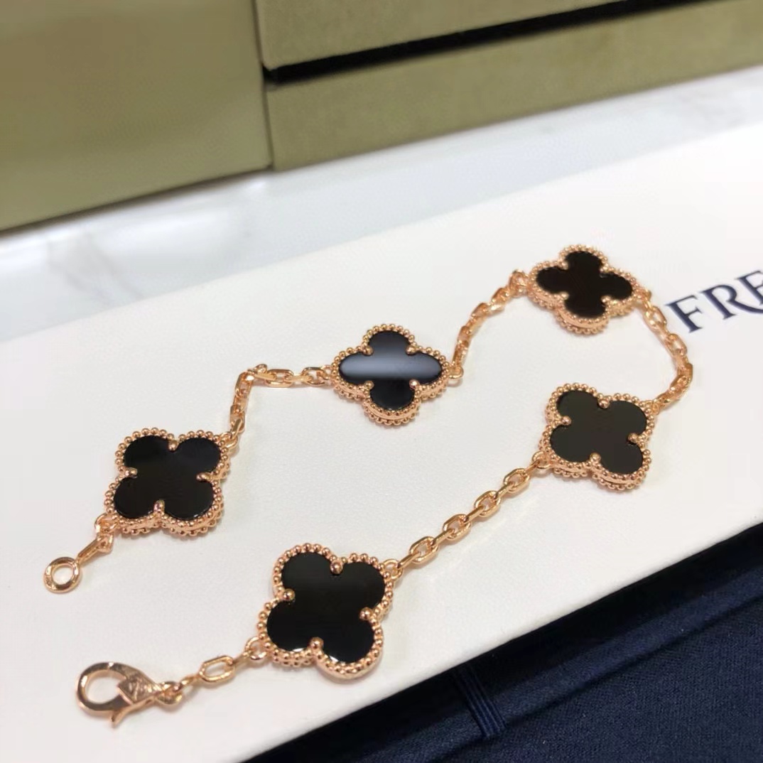 Van Cleef & Arpels Bracelet - DopestKickz