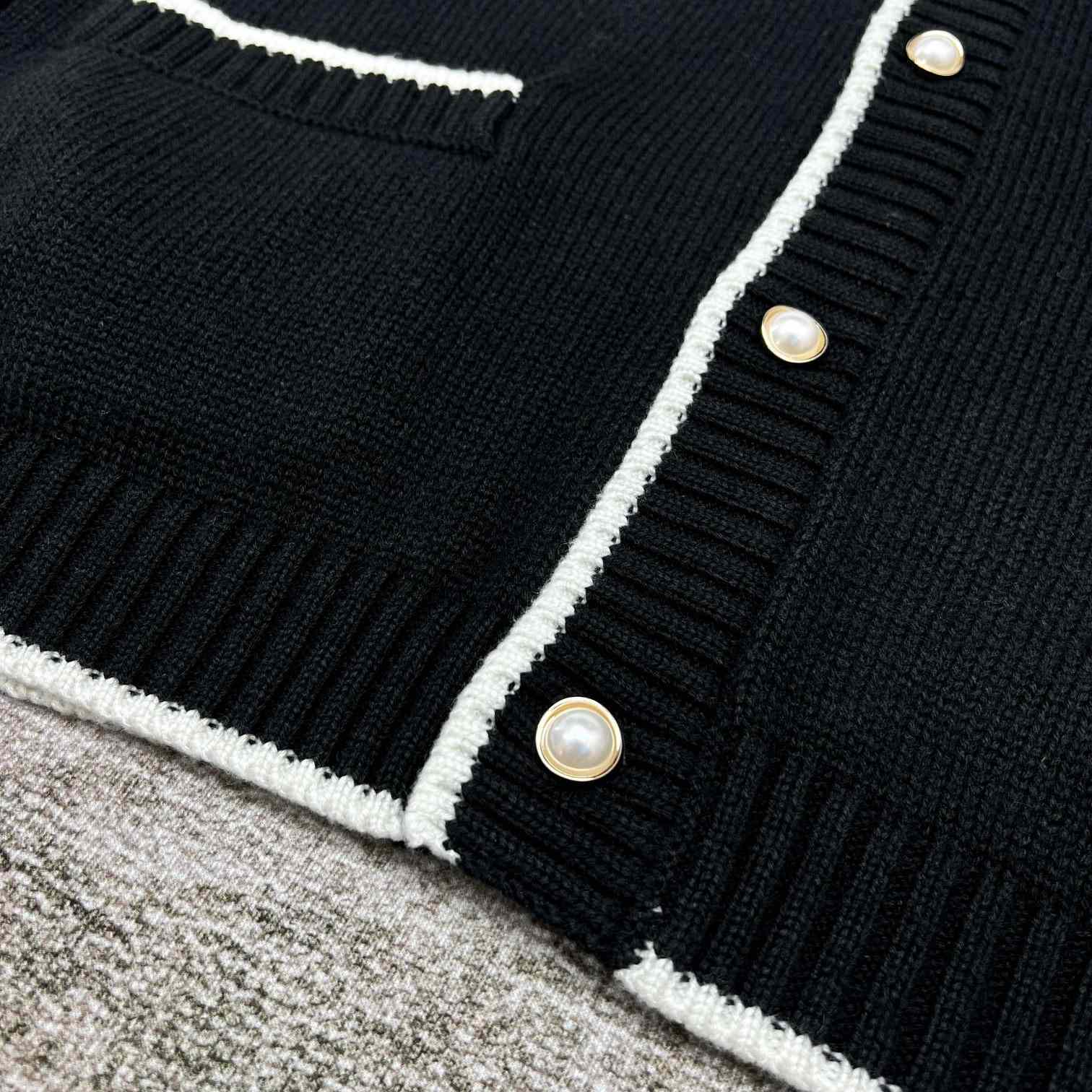 Casablanca Logo-embroidered V-neck Cardigan   D0026 - DopestKickz