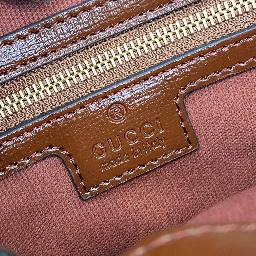 Gucci Medium Bucket Shoulder Bag - DopestKickz