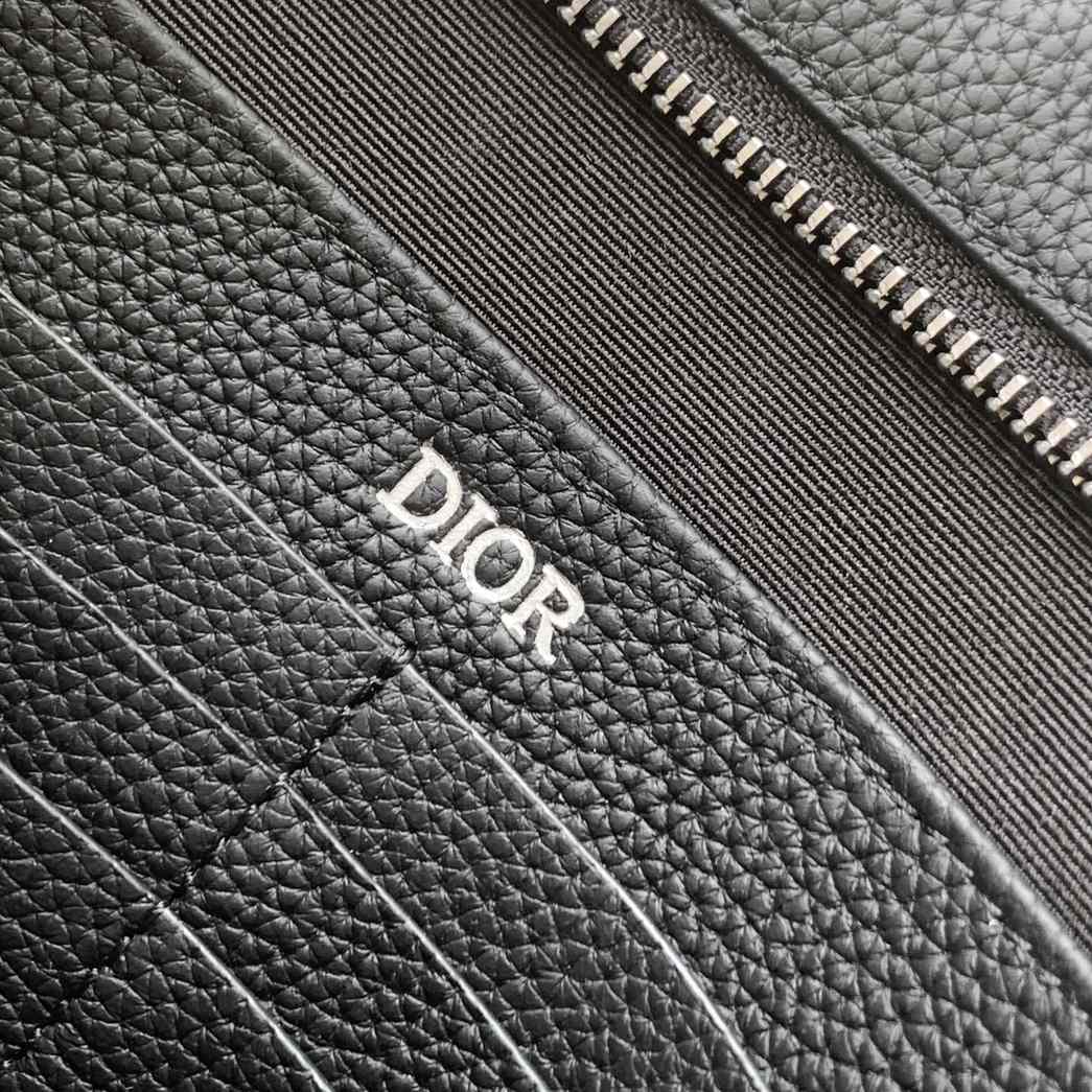 Dior A5 Triangle Pouch - DopestKickz