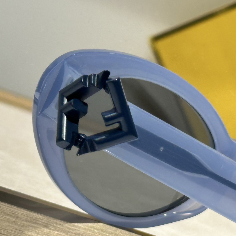 Fendi Diamonds Acetate Sunglasses    FE40140U - DopestKickz