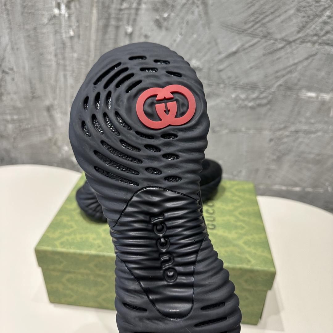 Gucci Ripple Sneaker  - DopestKickz