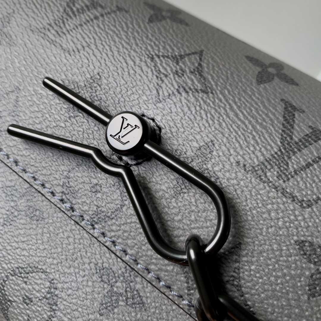 Louis Vuitton Steamer Wearable Wallet  M11496 - DopestKickz