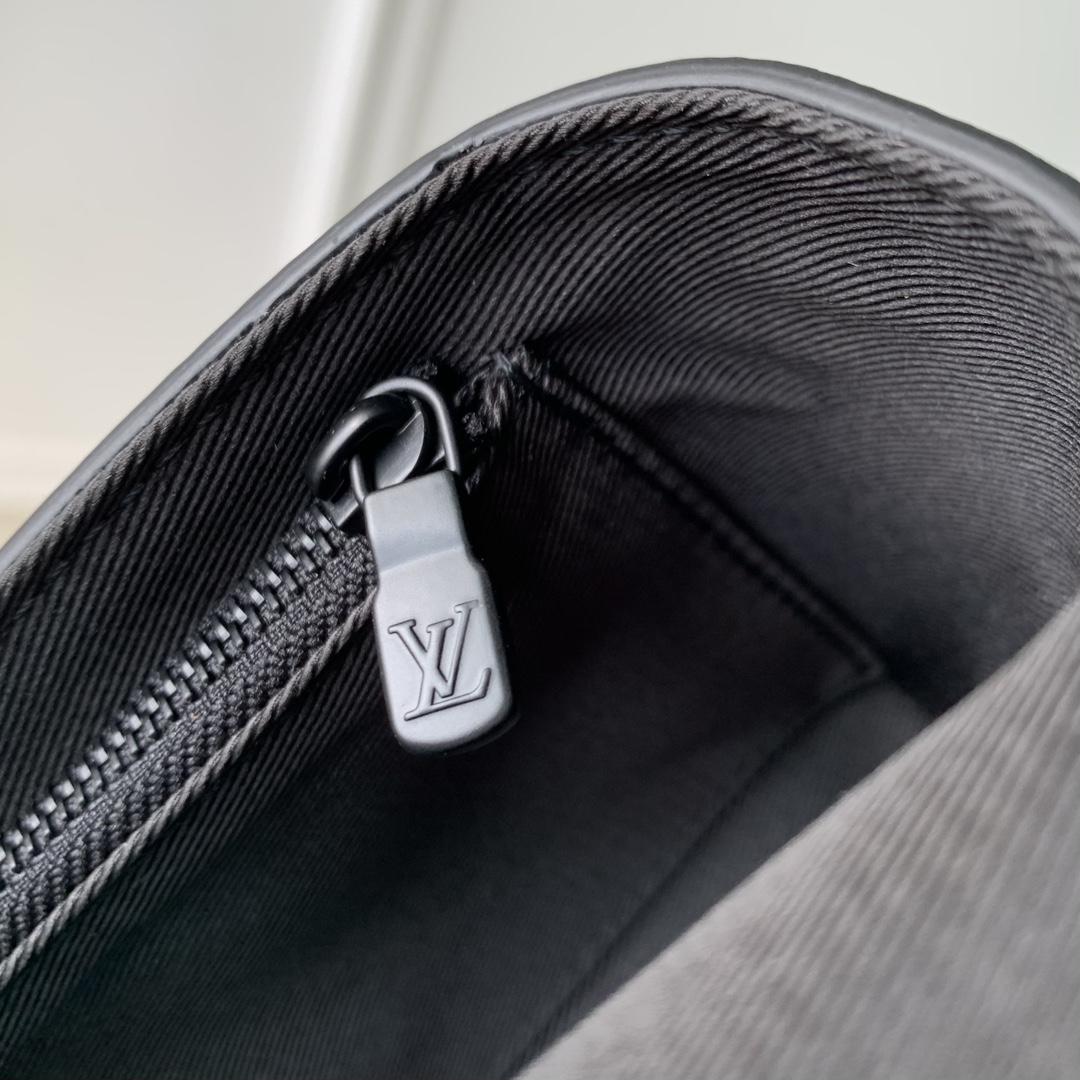 Louis Vuitton Steamer Wearable Wallet  M11496 - DopestKickz