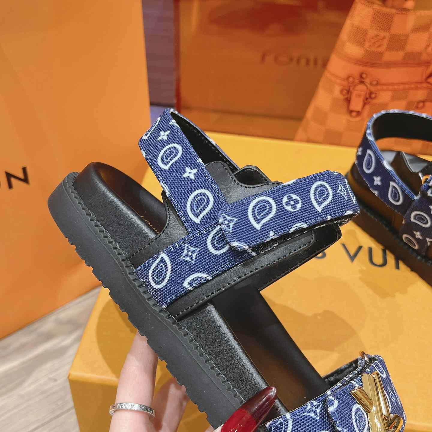 Louis Vuitton LV Sunset Flat Comfort Sandal   1ACTWB - DopestKickz