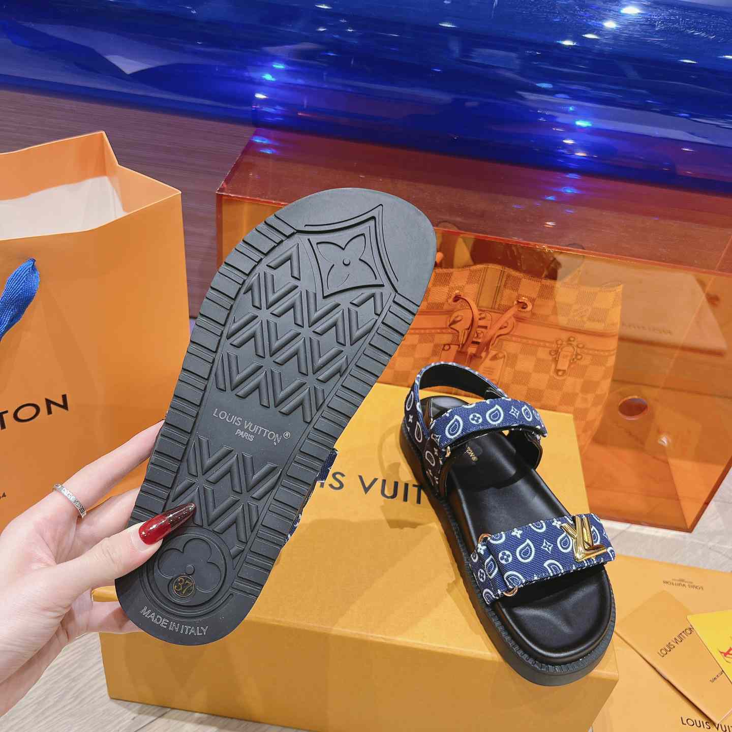 Louis Vuitton LV Sunset Flat Comfort Sandal   1ACTWB - DopestKickz