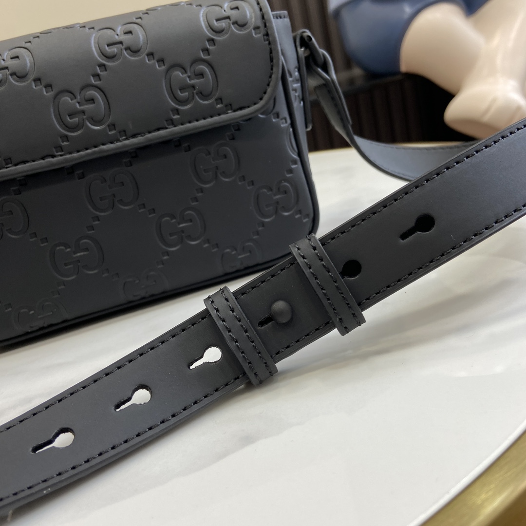 Gucci GG Rubber-effect Super Mini Bag - DopestKickz