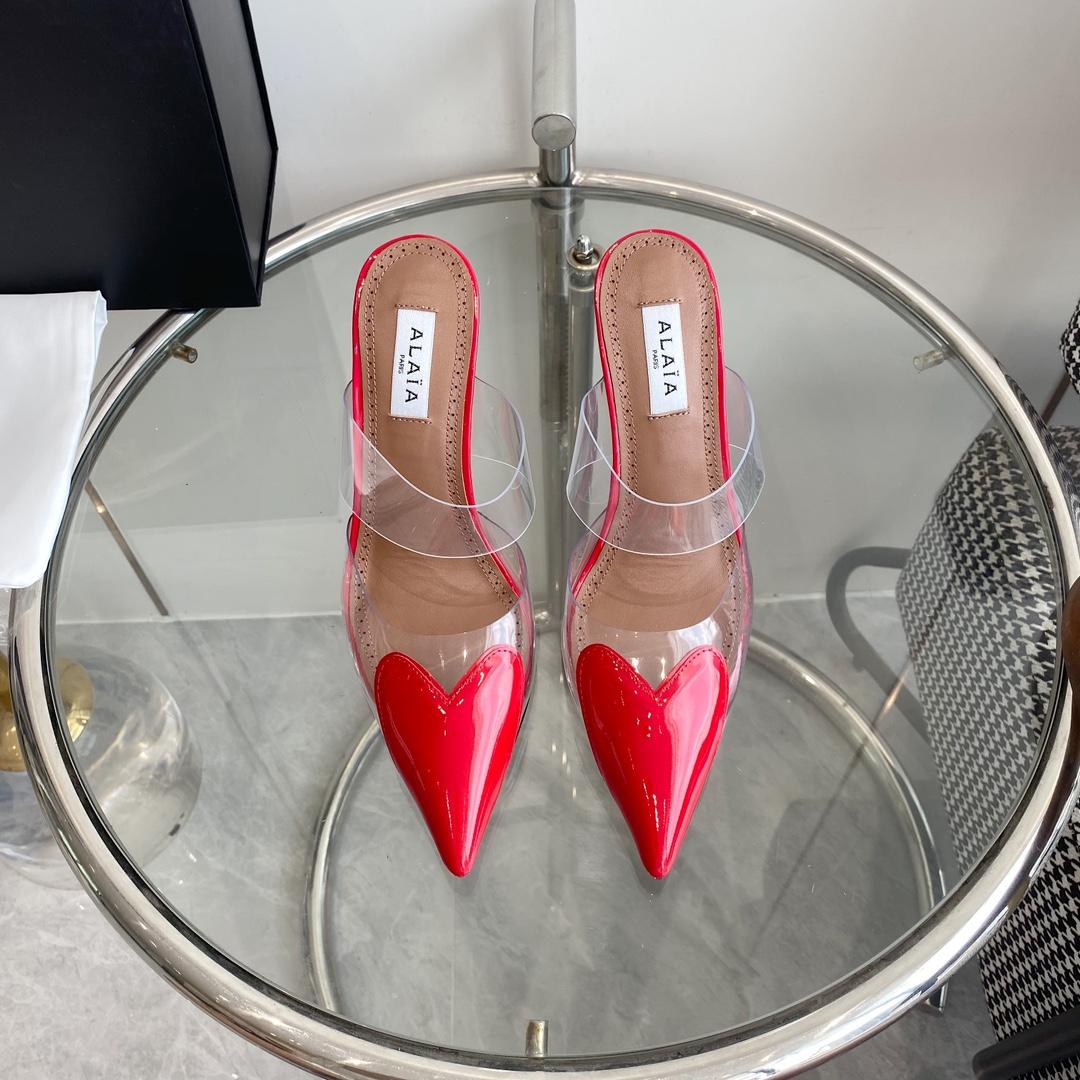 Alaïa Women's Alaia Cour Patent Leather And Pu Mules    110mm - DopestKickz