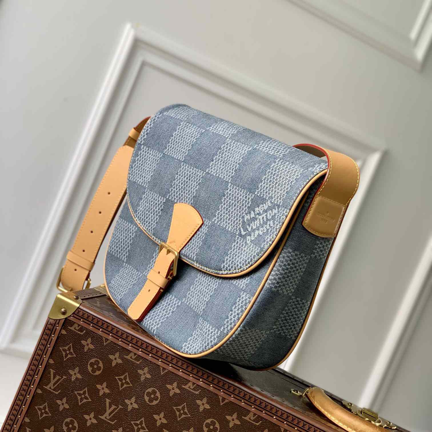 Louis Vuitton Montsouris Messenger MM   - DopestKickz