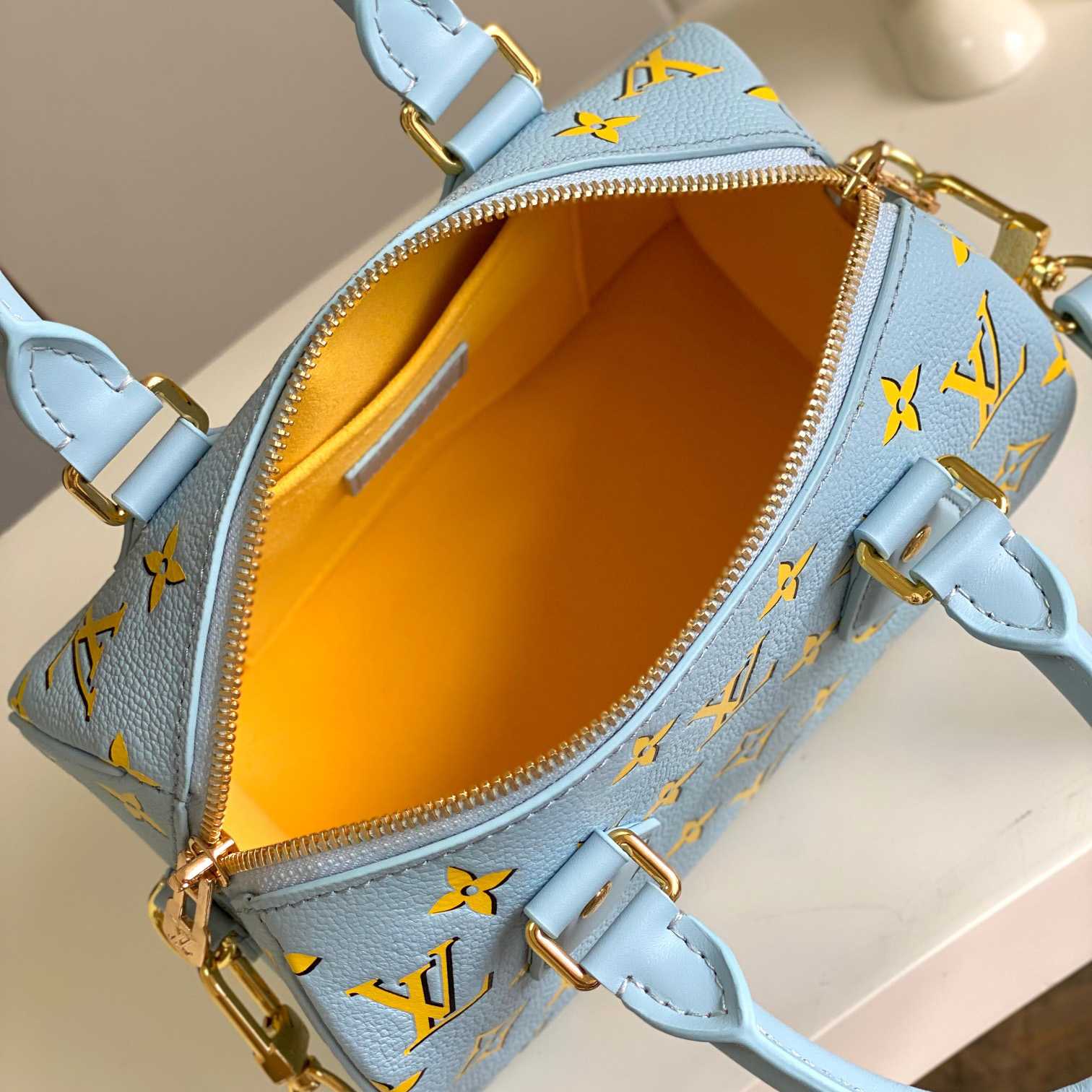 Louis Vuitton Speedy Bandoulière 20   M25454 - DopestKickz