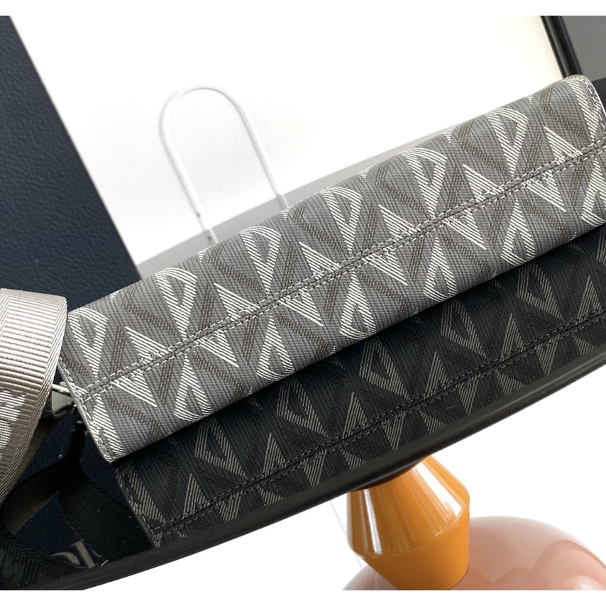 Dior A5 Triangle Pouch - DopestKickz