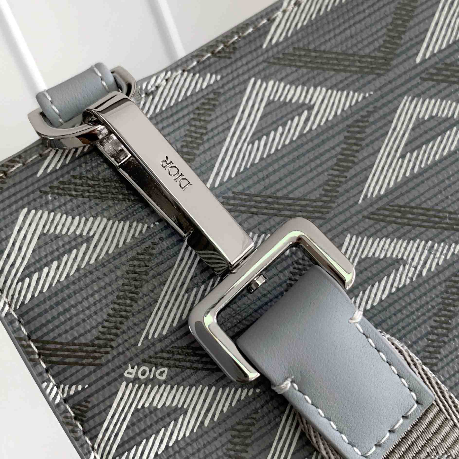 Dior A5 Triangle Pouch - DopestKickz