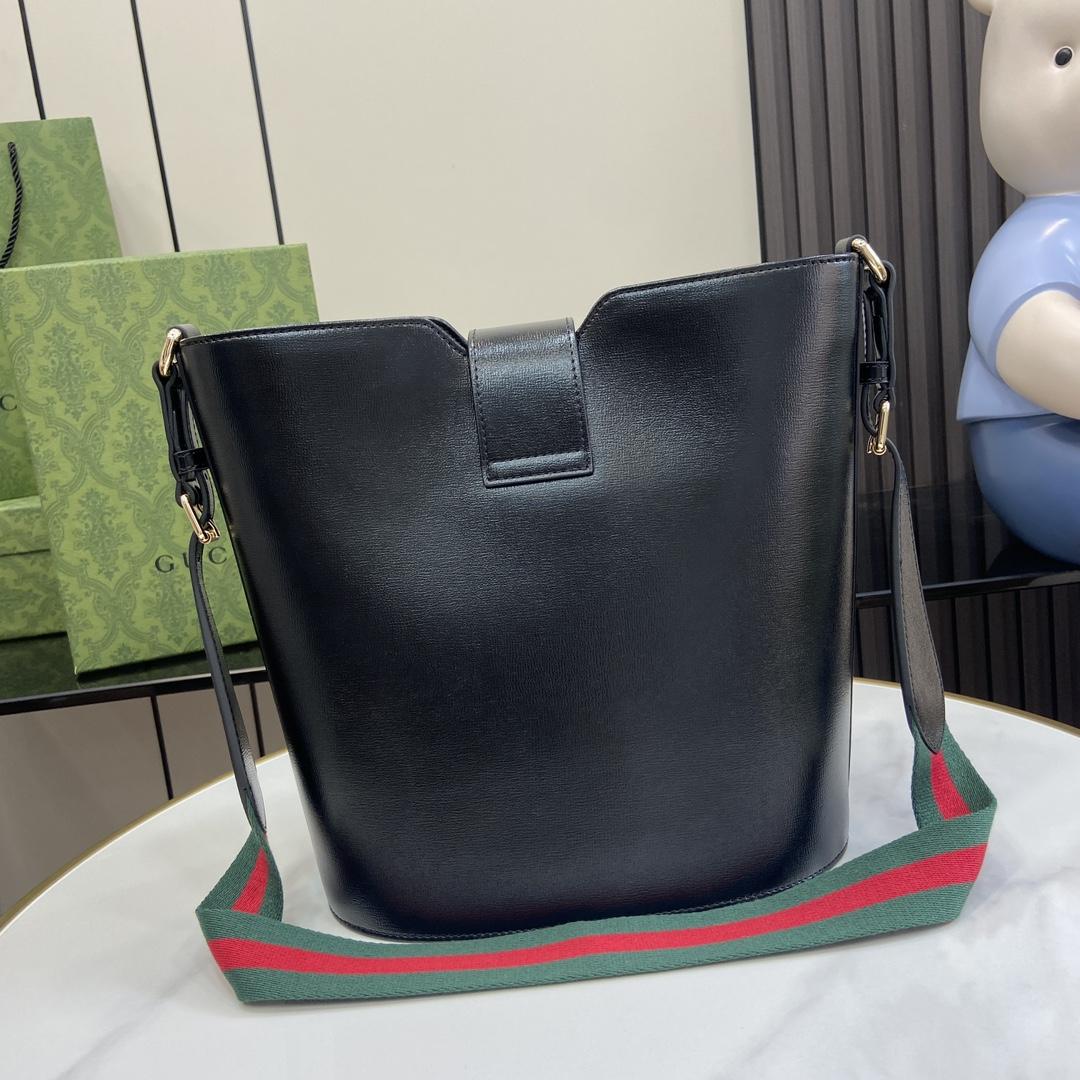 Gucci Medium Bucket Shoulder Bag - DopestKickz