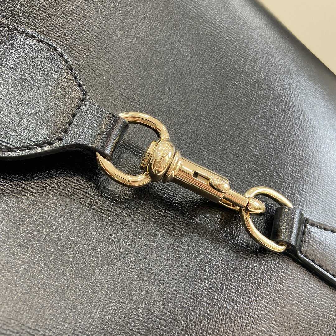 Gucci Medium Bucket Shoulder Bag - DopestKickz