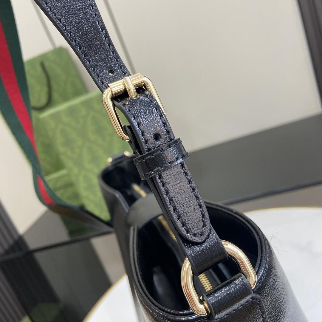 Gucci Medium Bucket Shoulder Bag - DopestKickz