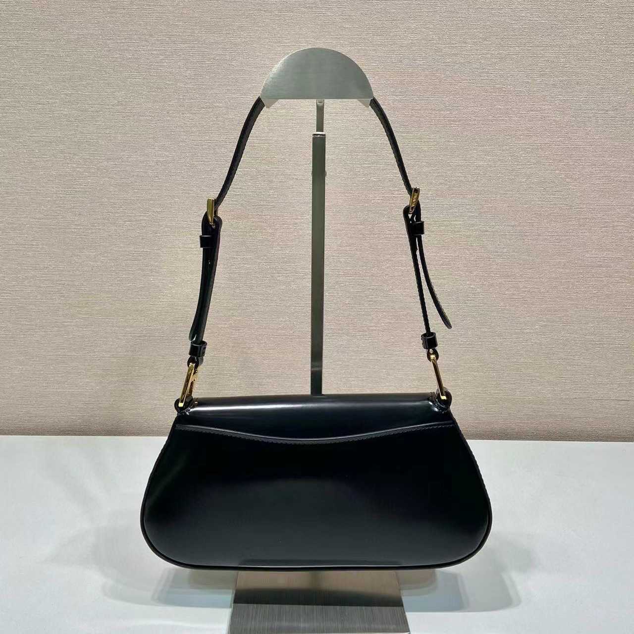 Prada Leather Shoulder Bag  （24x11x4cm） - DopestKickz