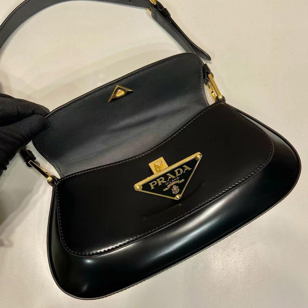 Prada Leather Shoulder Bag  （24x11x4cm） - DopestKickz