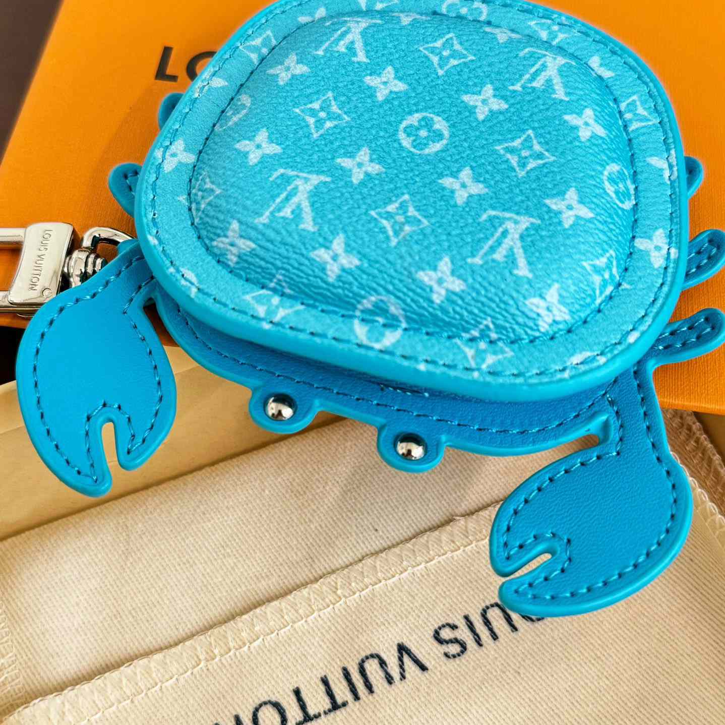 Louis Vuitton LV Crab Bag Charm   M01930 - DopestKickz