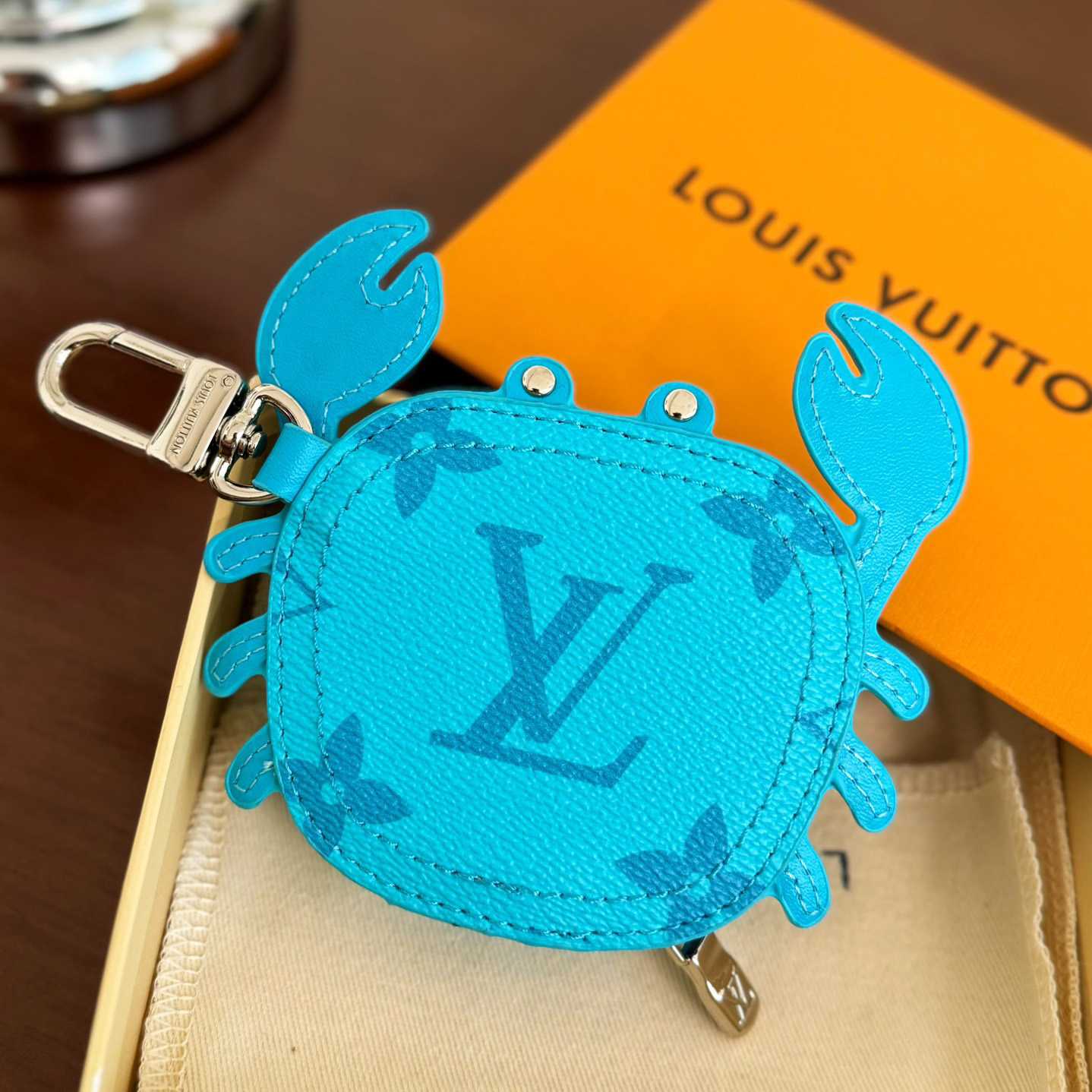 Louis Vuitton LV Crab Bag Charm   M01930 - DopestKickz