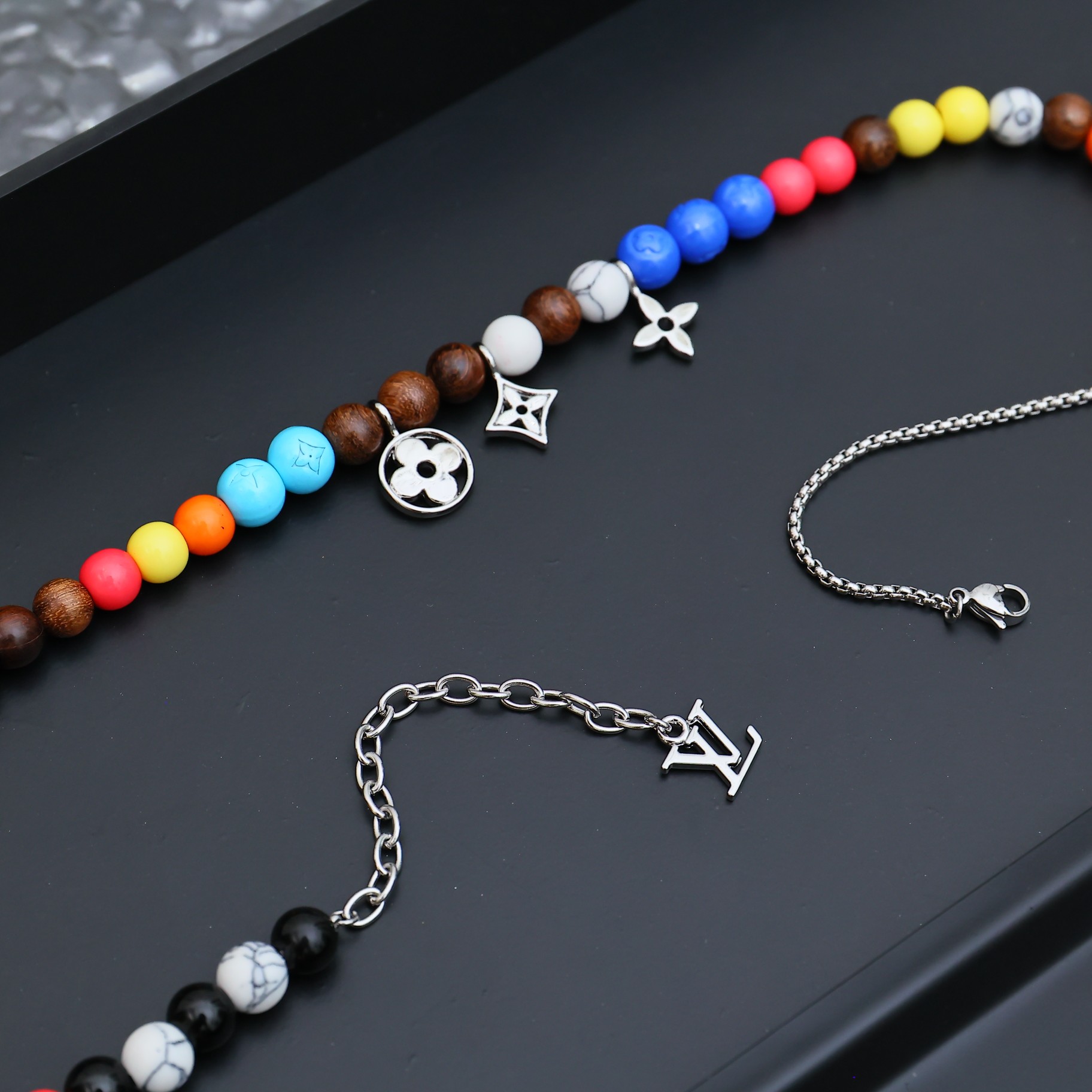 Louis Vuitton LVSurfin ' Beads Necklace    MO1891 - DopestKickz