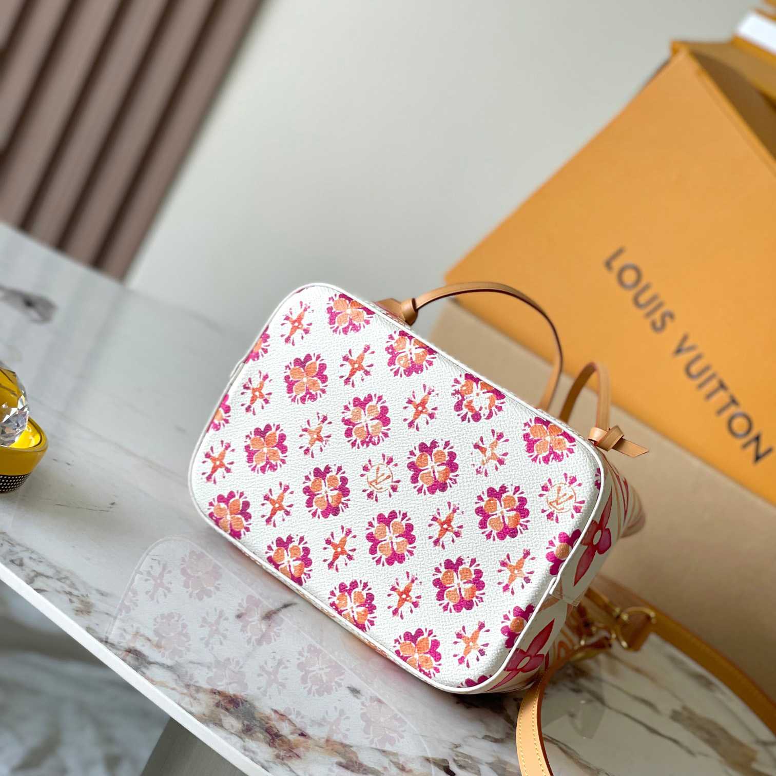 Louis Vuitton Néonoé BB   M25315 - DopestKickz