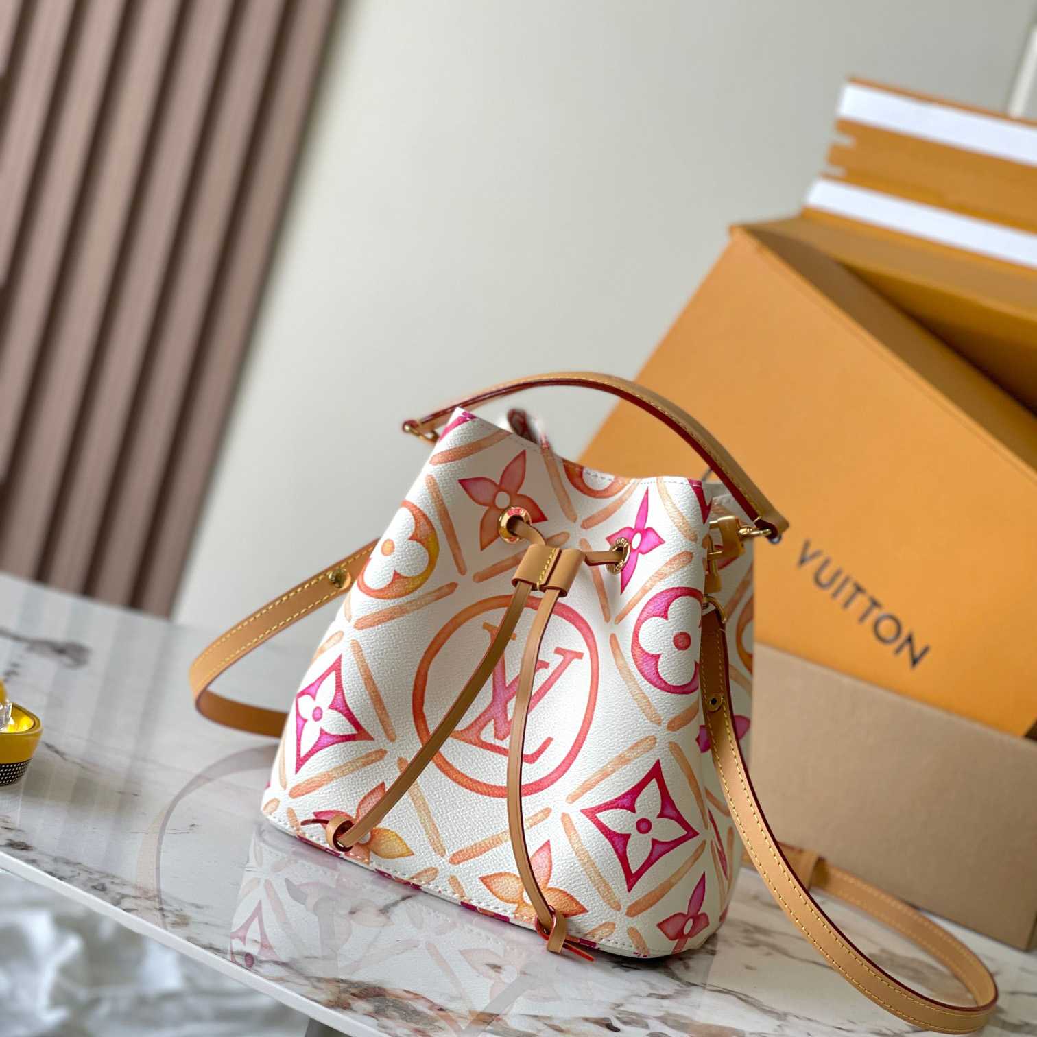 Louis Vuitton Néonoé BB   M25315 - DopestKickz