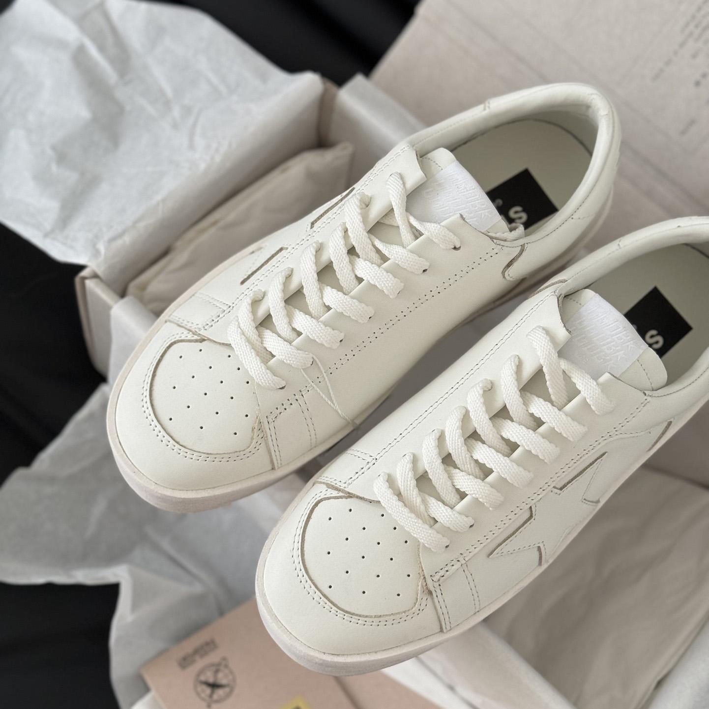 Golden Goose Sneakers - DopestKickz