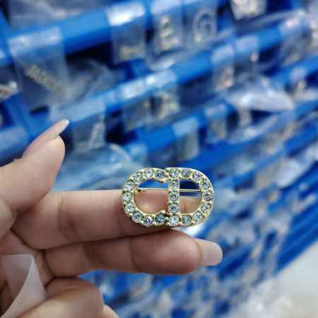 Dior brooch - DopestKickz