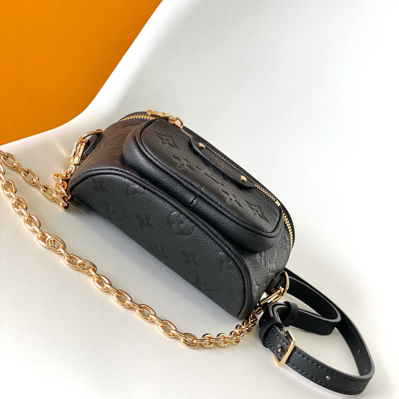 Louis Vuitton Mini Bumbag  M46917 - DopestKickz