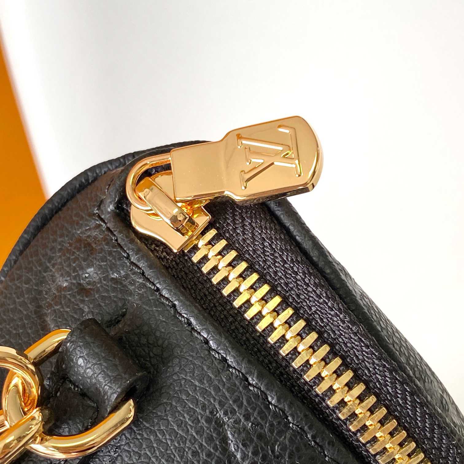 Louis Vuitton Mini Bumbag  M46917 - DopestKickz