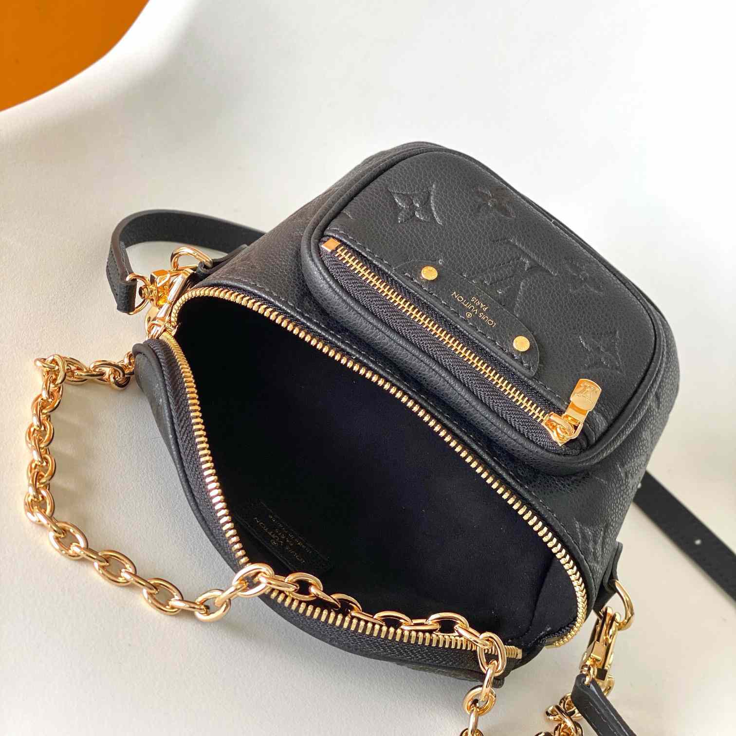 Louis Vuitton Mini Bumbag  M46917 - DopestKickz