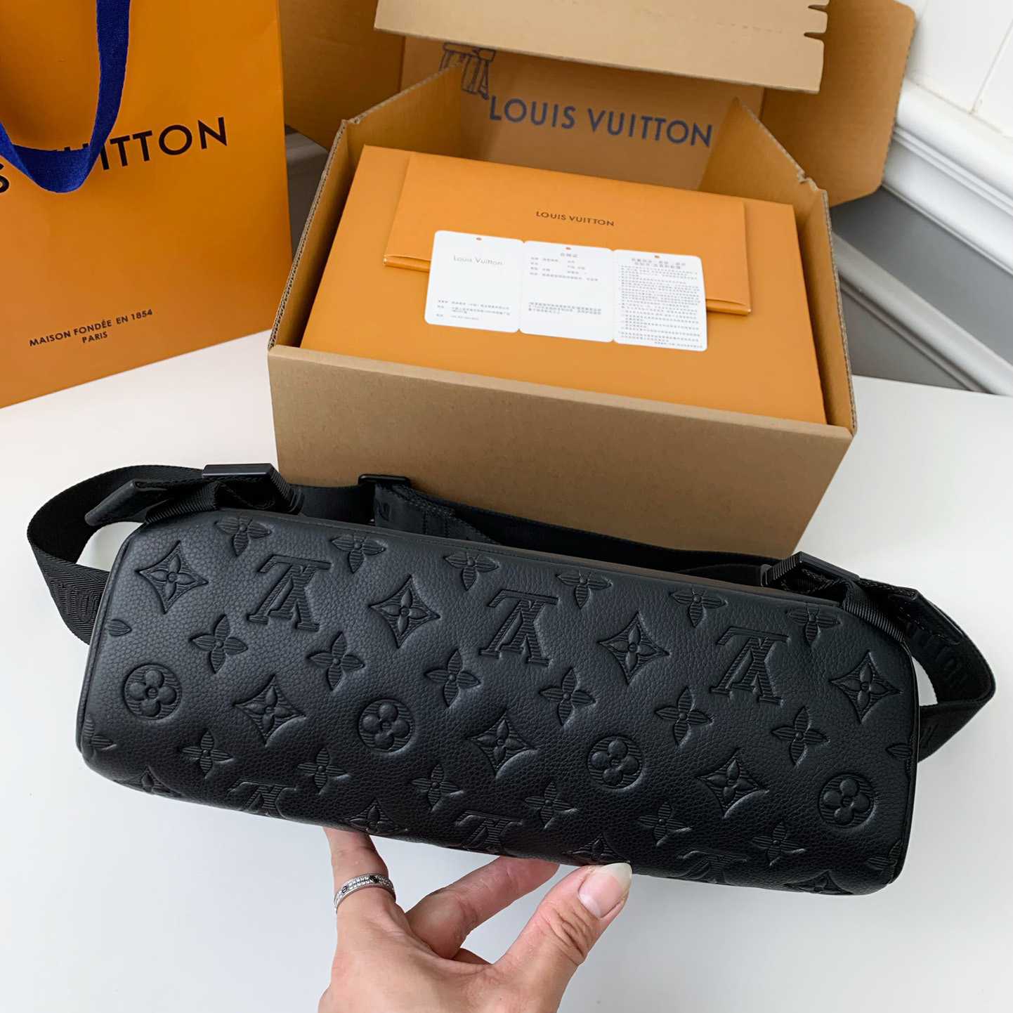 Louis Vuitton Messenger Voyager PM   M25121 - DopestKickz