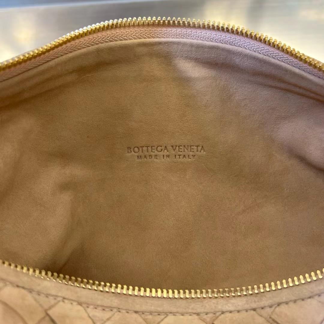 Bottega Veneta Teen Jodie  36cm - DopestKickz