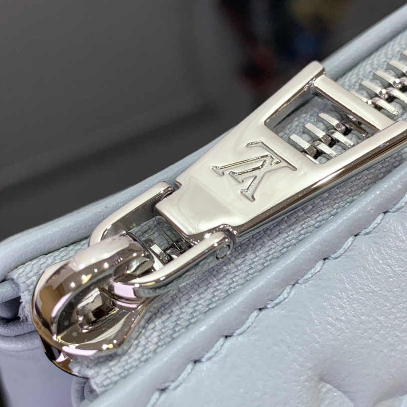 Louis Vuitton Coussin PM   M11436 - DopestKickz