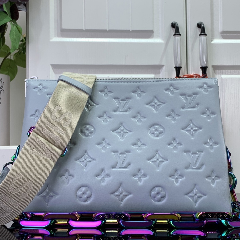 Louis Vuitton Coussin PM   M11436 - DopestKickz