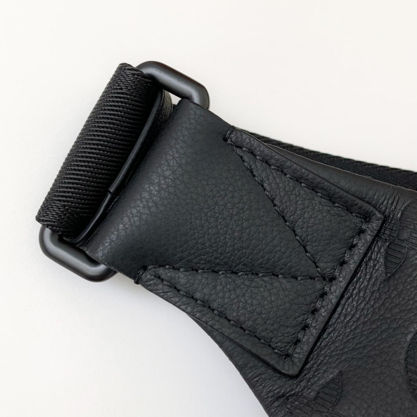 Louis Vuitton Rush Bumbag  M25227 - DopestKickz