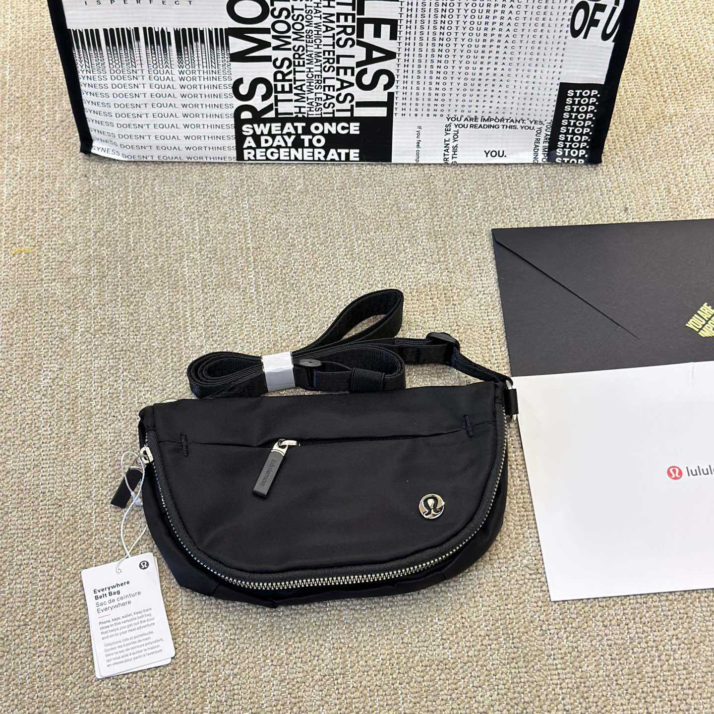 Lululemon All Night Micro Festival Bag （18-12cm） - DopestKickz
