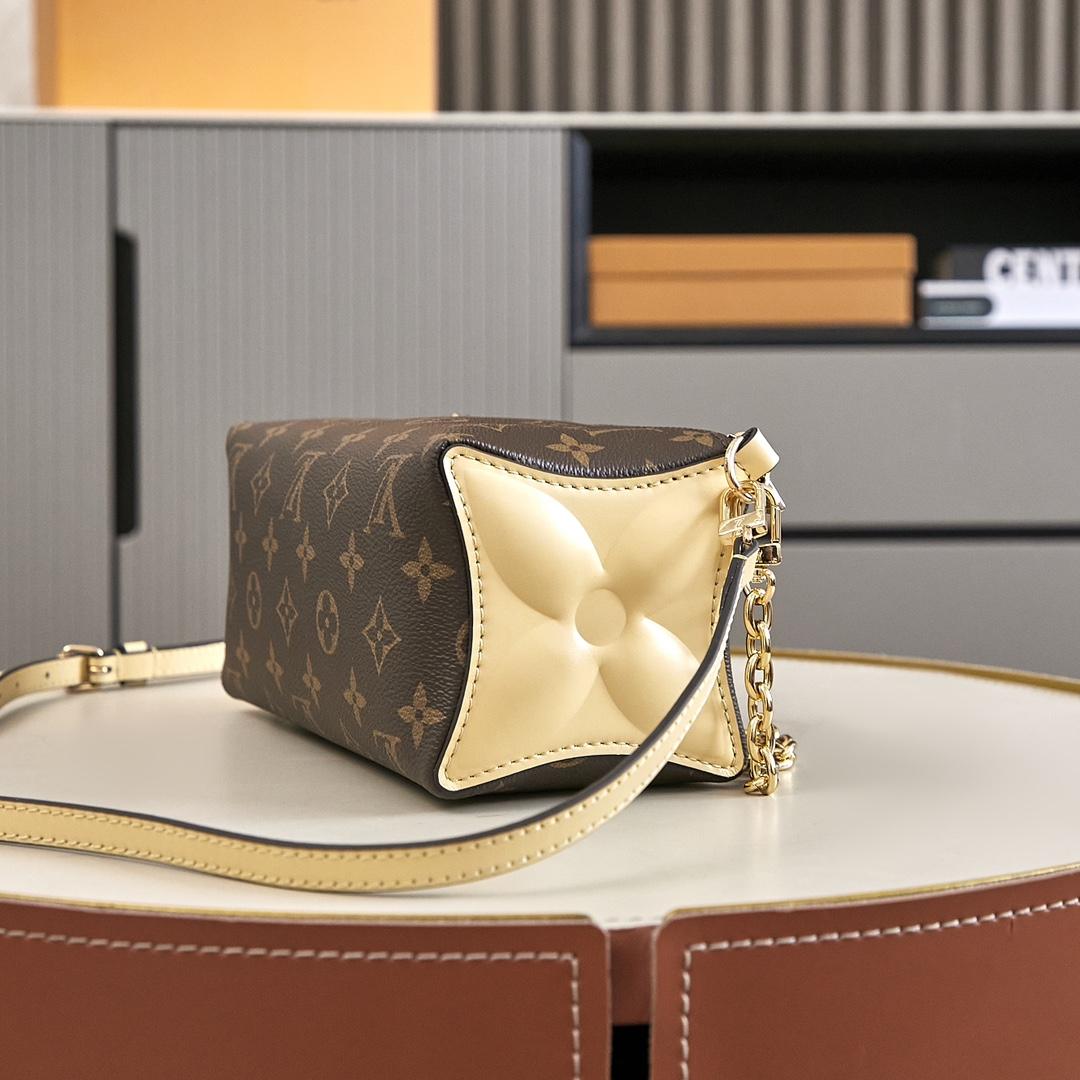 Louis Vuitton Bloom Pouch   M11672 - DopestKickz