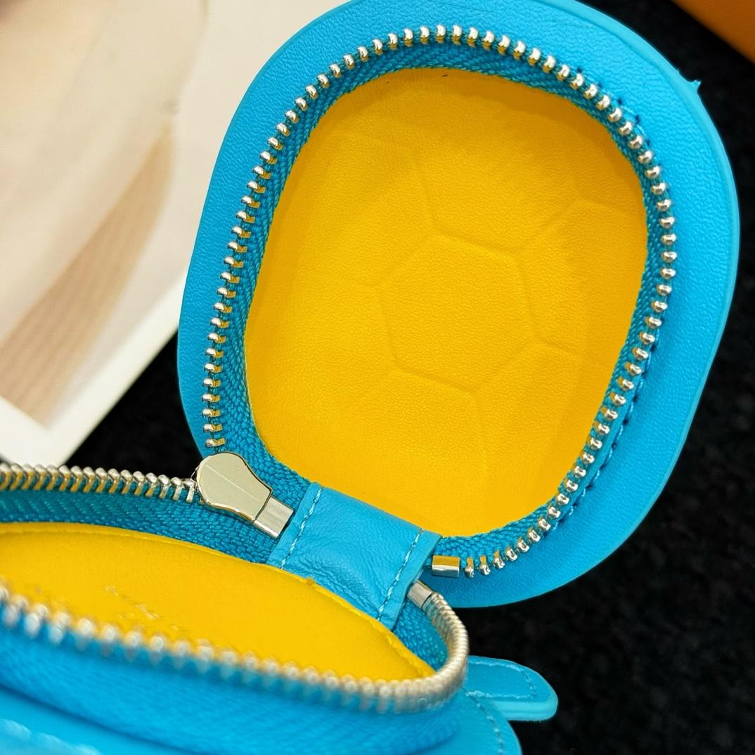 Louis Vuitton LV Turtle Pouch Bag Charm  M02049 - DopestKickz