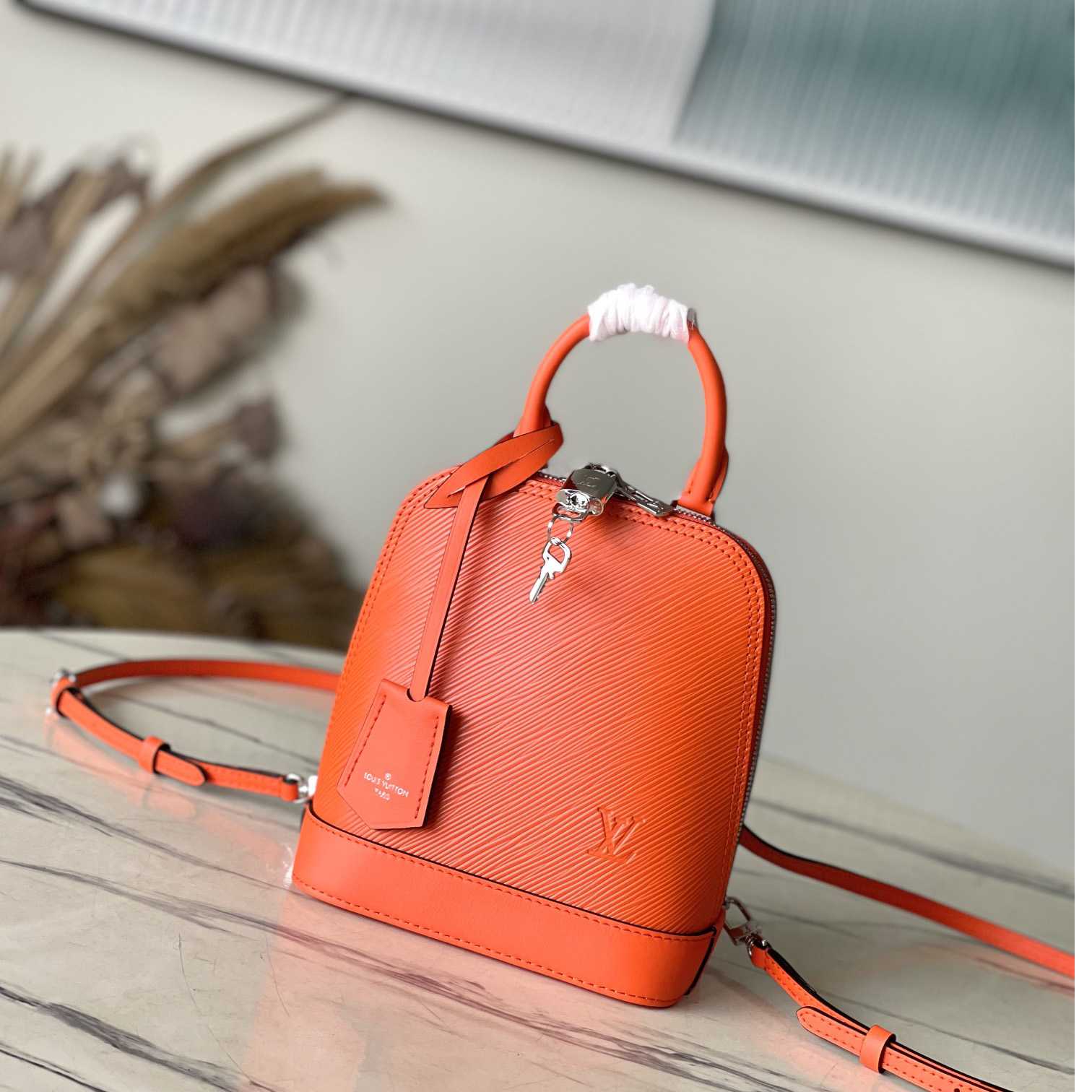 Louis Vuitton Alma Backpack    M25104 - DopestKickz