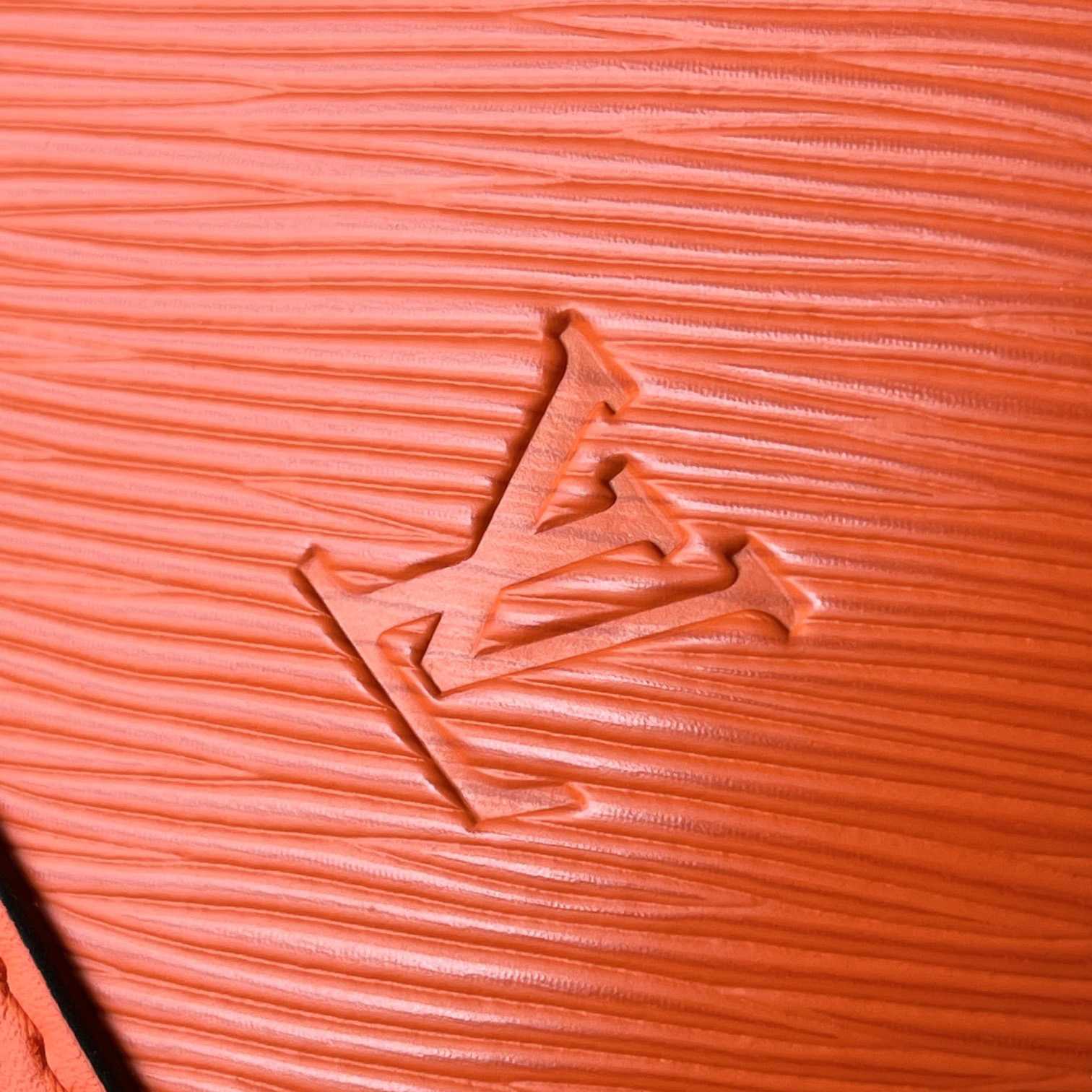 Louis Vuitton Alma Backpack    M25104 - DopestKickz