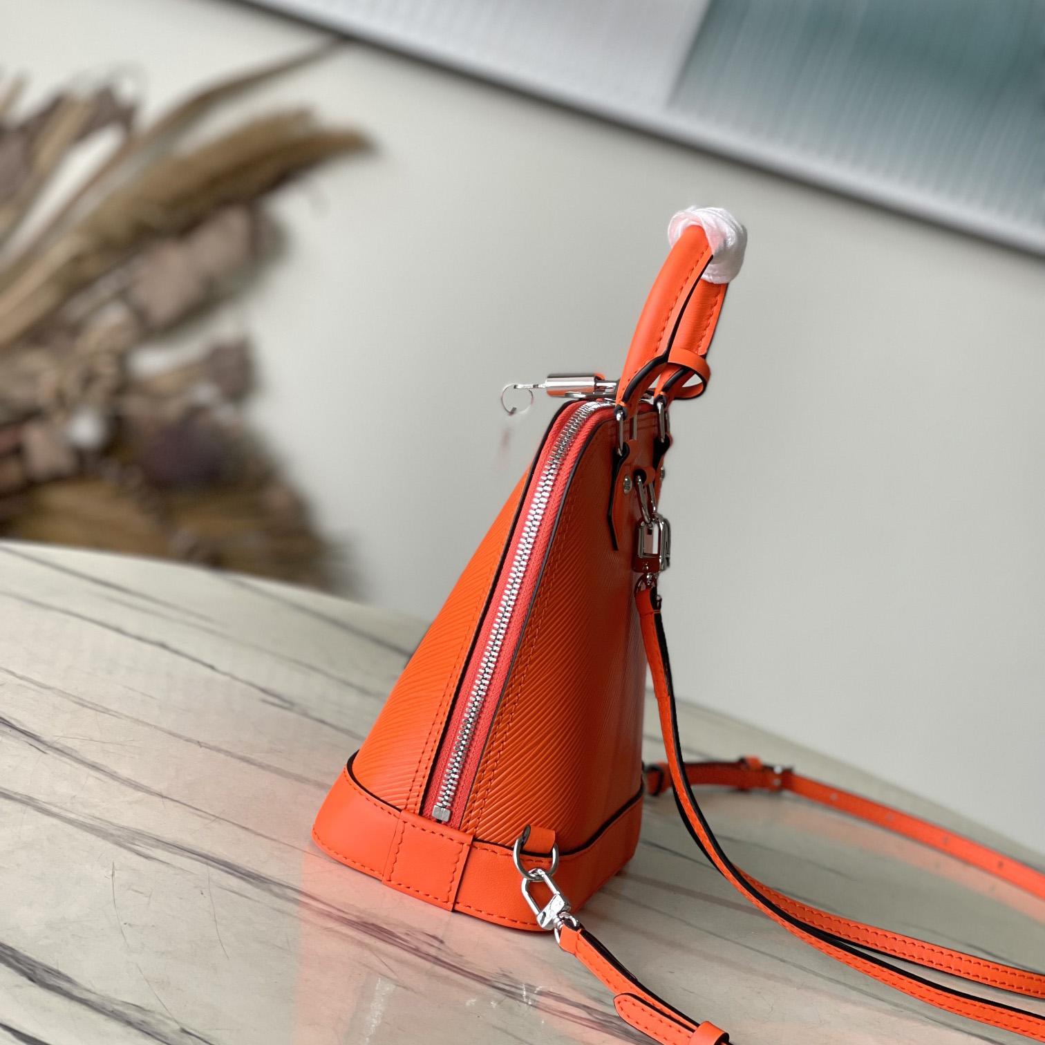 Louis Vuitton Alma Backpack    M25104 - DopestKickz