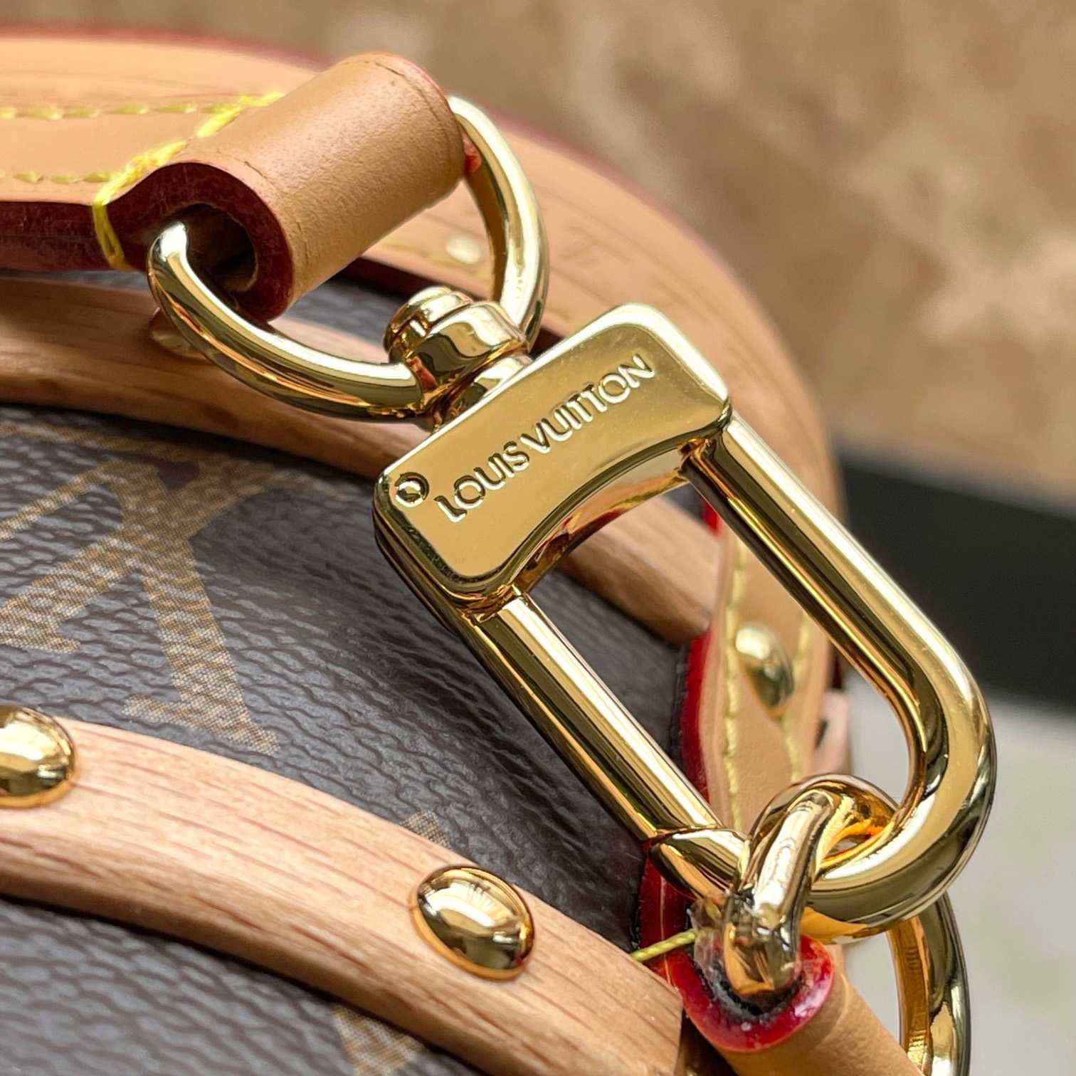 Louis Vuitton Ellis   M24843 - DopestKickz