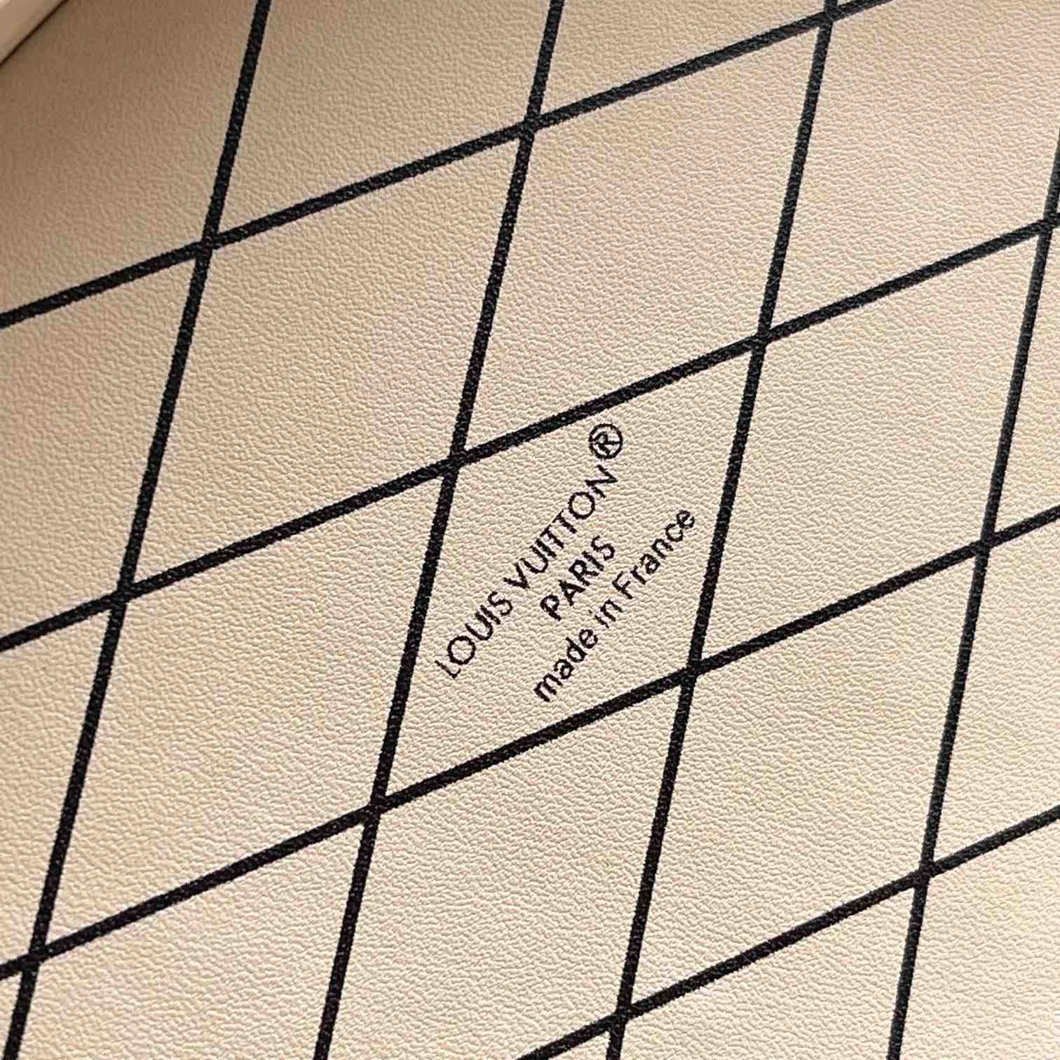 Louis Vuitton Ellis   M24843 - DopestKickz