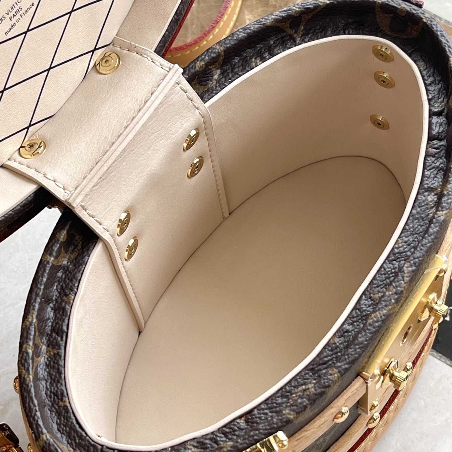 Louis Vuitton Ellis   M24843 - DopestKickz