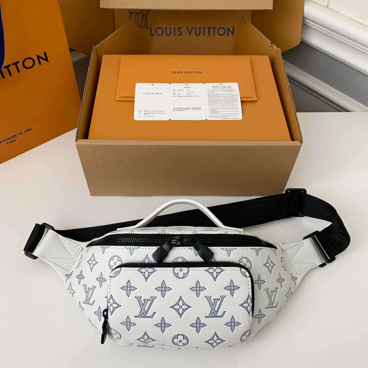 Louis Vuitton Rush Bumbag  M25227 - DopestKickz